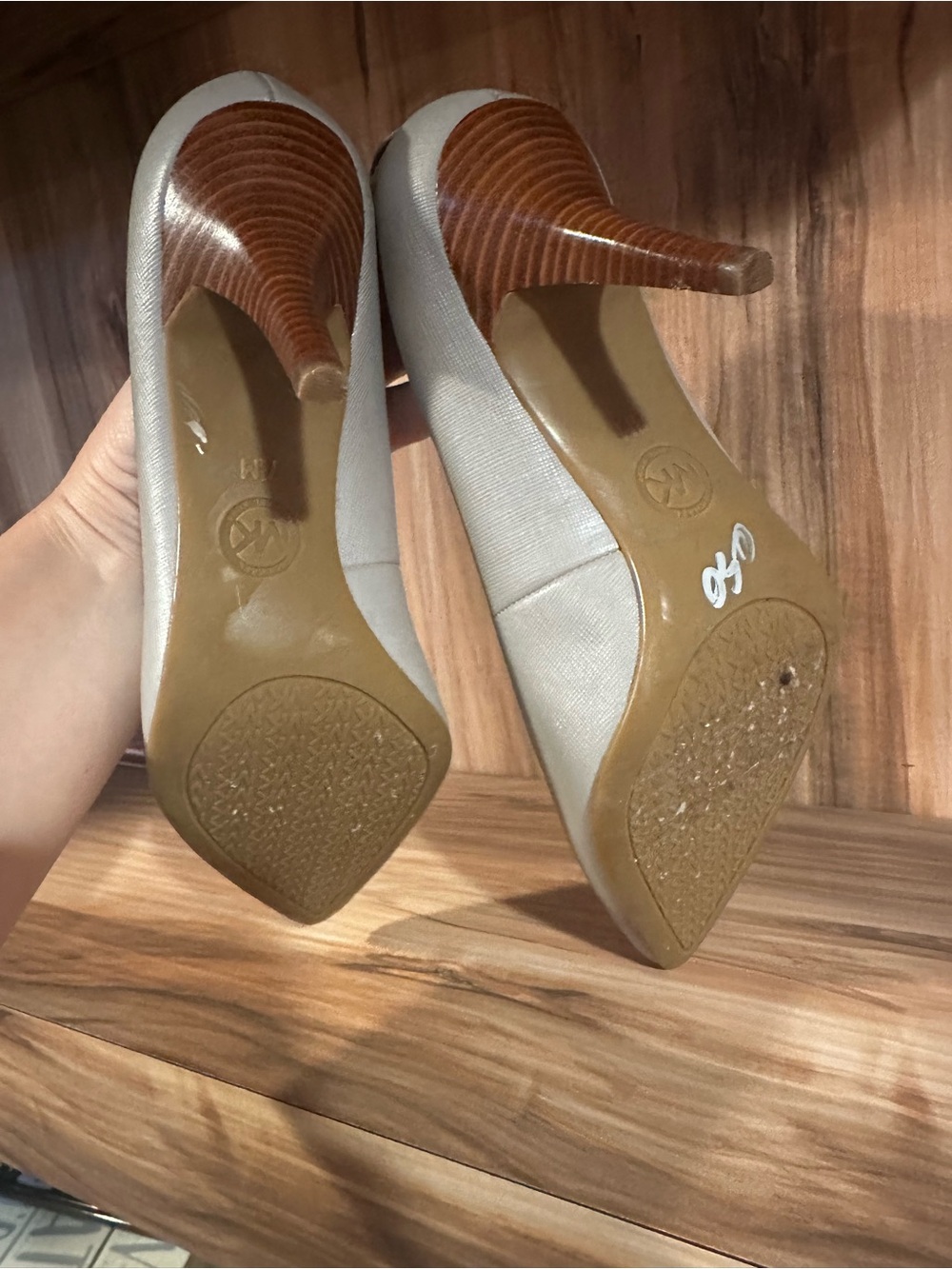 Michael Kors Gray Pointed-Toe Leather Pumps - Picture 5 of 6